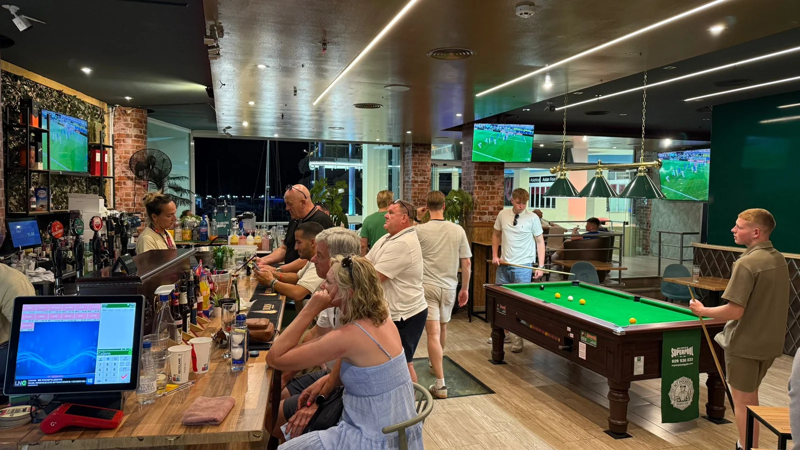Pool table on the terrace at MT Pockets, Puerto Marina Benalmádena